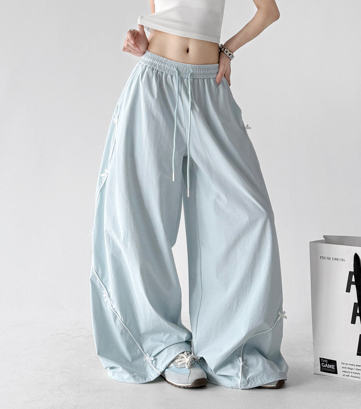 Women's cargo wide-leg pants in light blue, product view 3 — CT66188