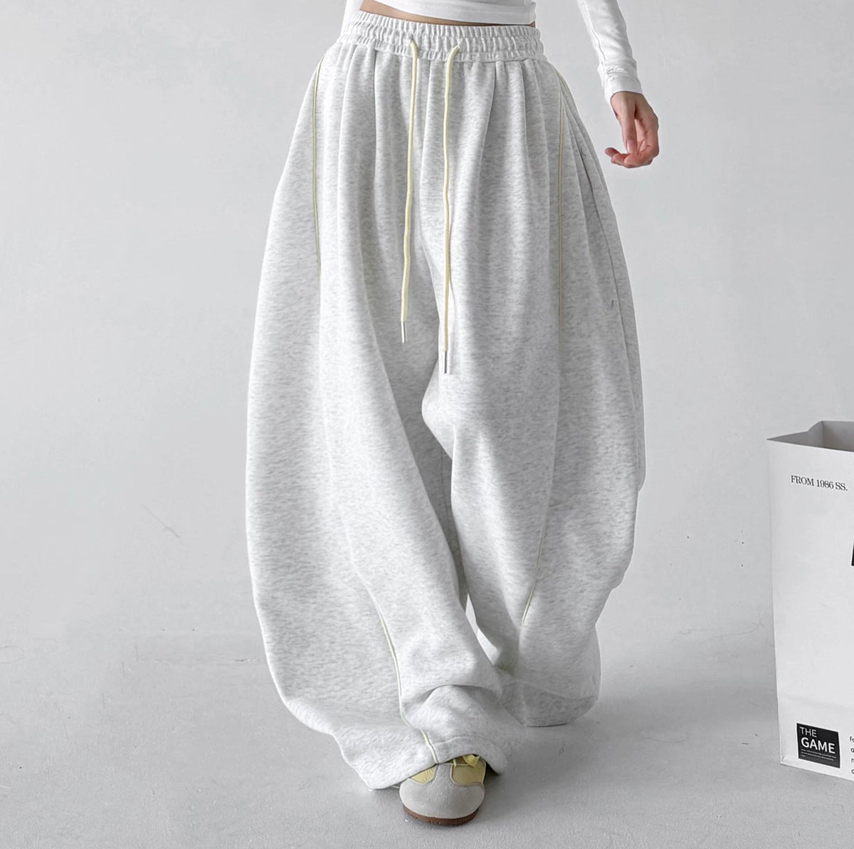 Wide-Leg-Sweathose mit Kontrastnähten