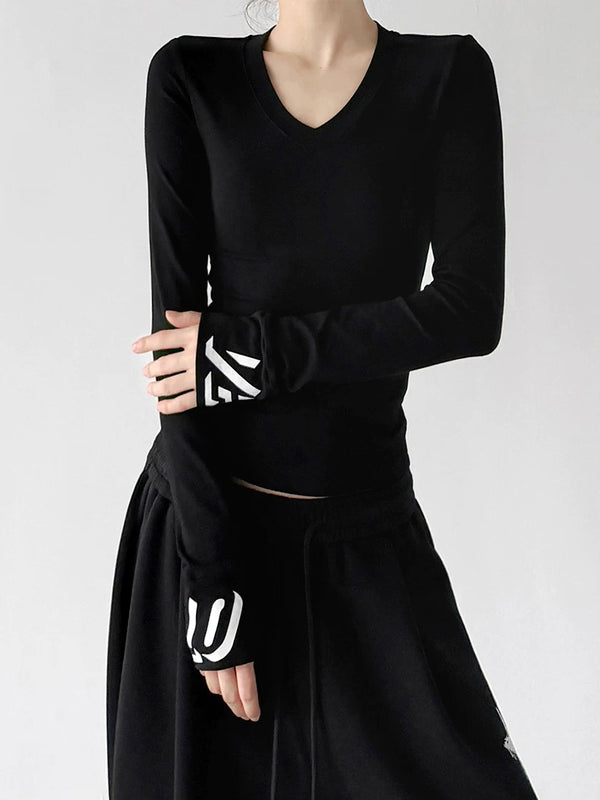 Black printed long-sleeve top cuff view - CT66260
