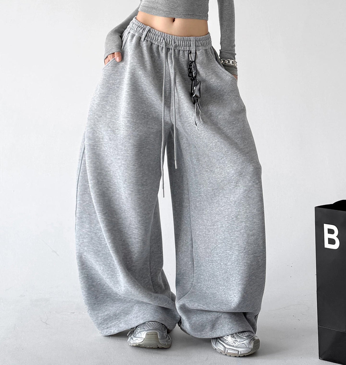 Gray wide-leg pants front hands - CT66269