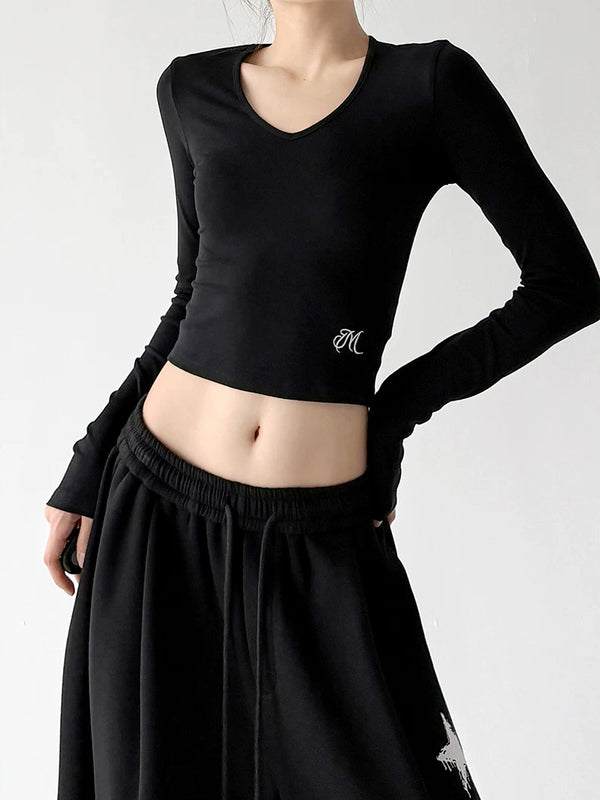 Black emblem top front hands - CT66281