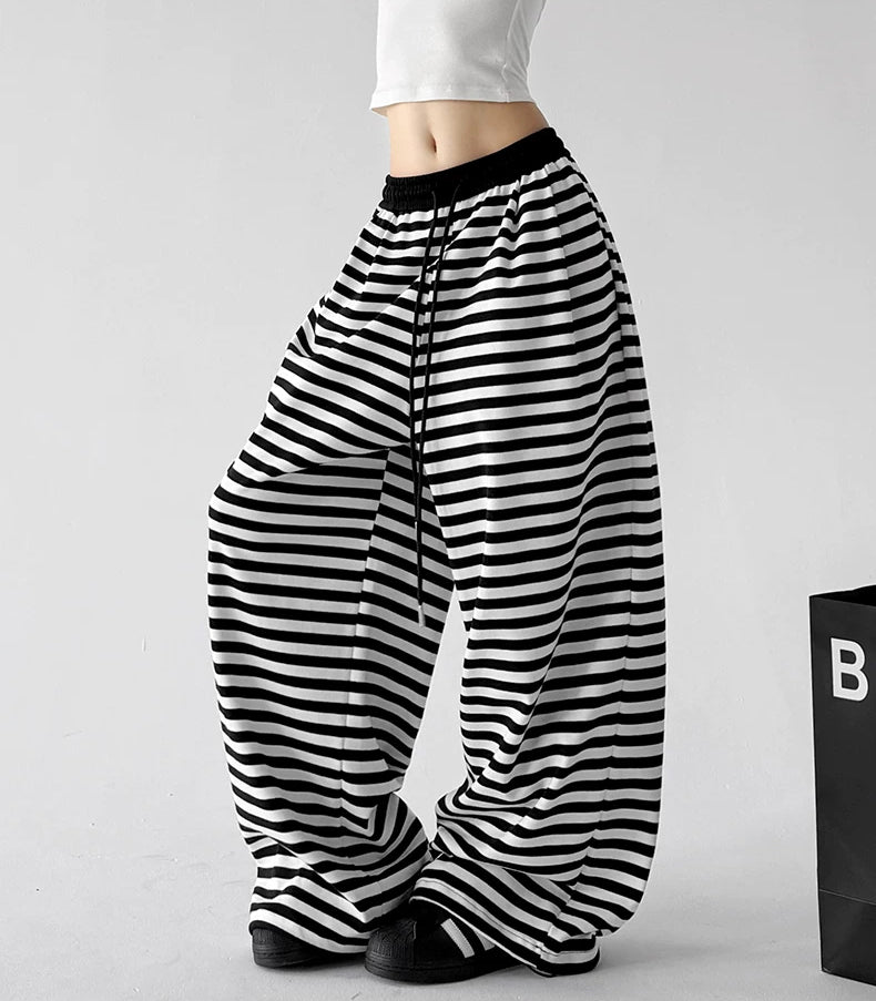 Black White striped wide-leg pants side - CT66298