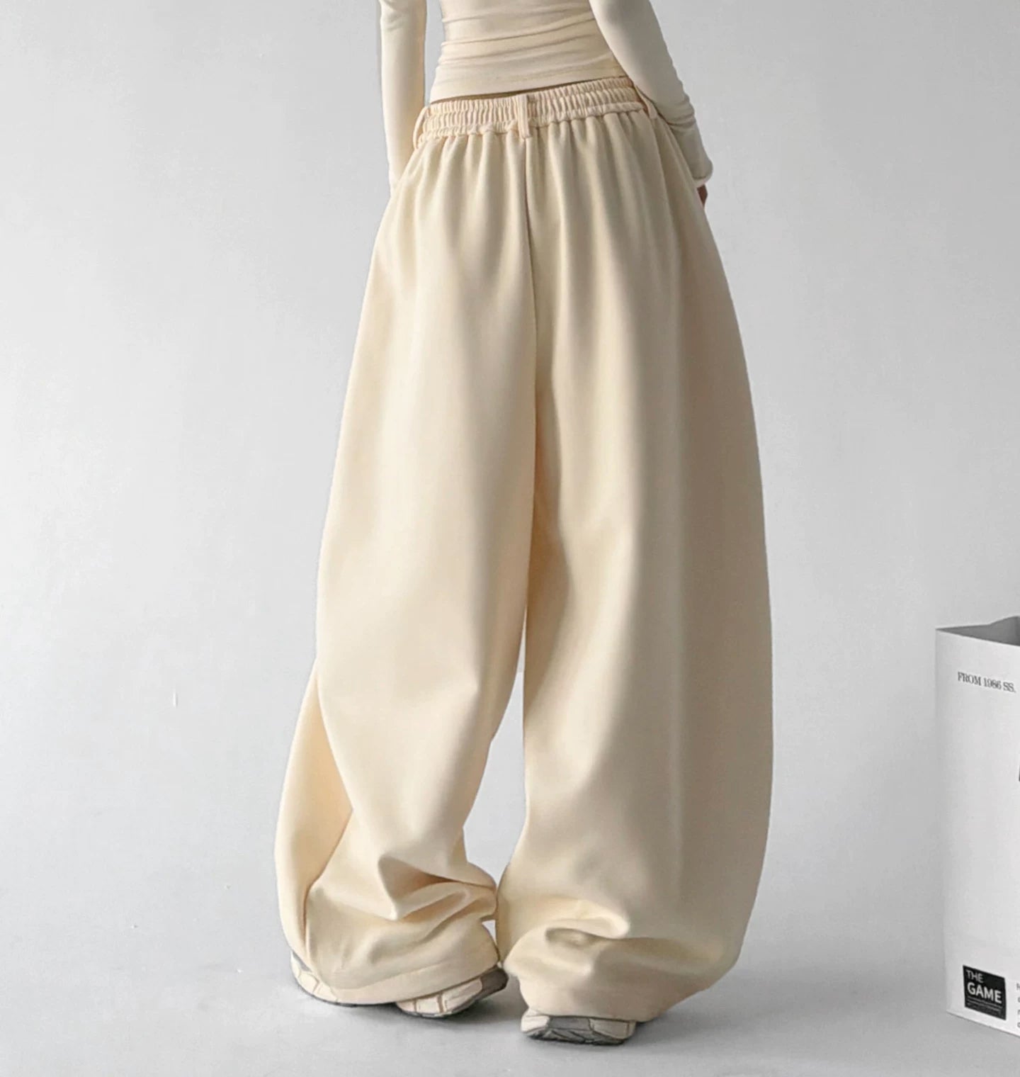 Soft-Color Wide-Leg Sweatpants 서브 이미지