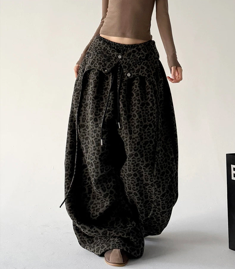 Army Green leopard-print wide-leg pants front step - CT66311