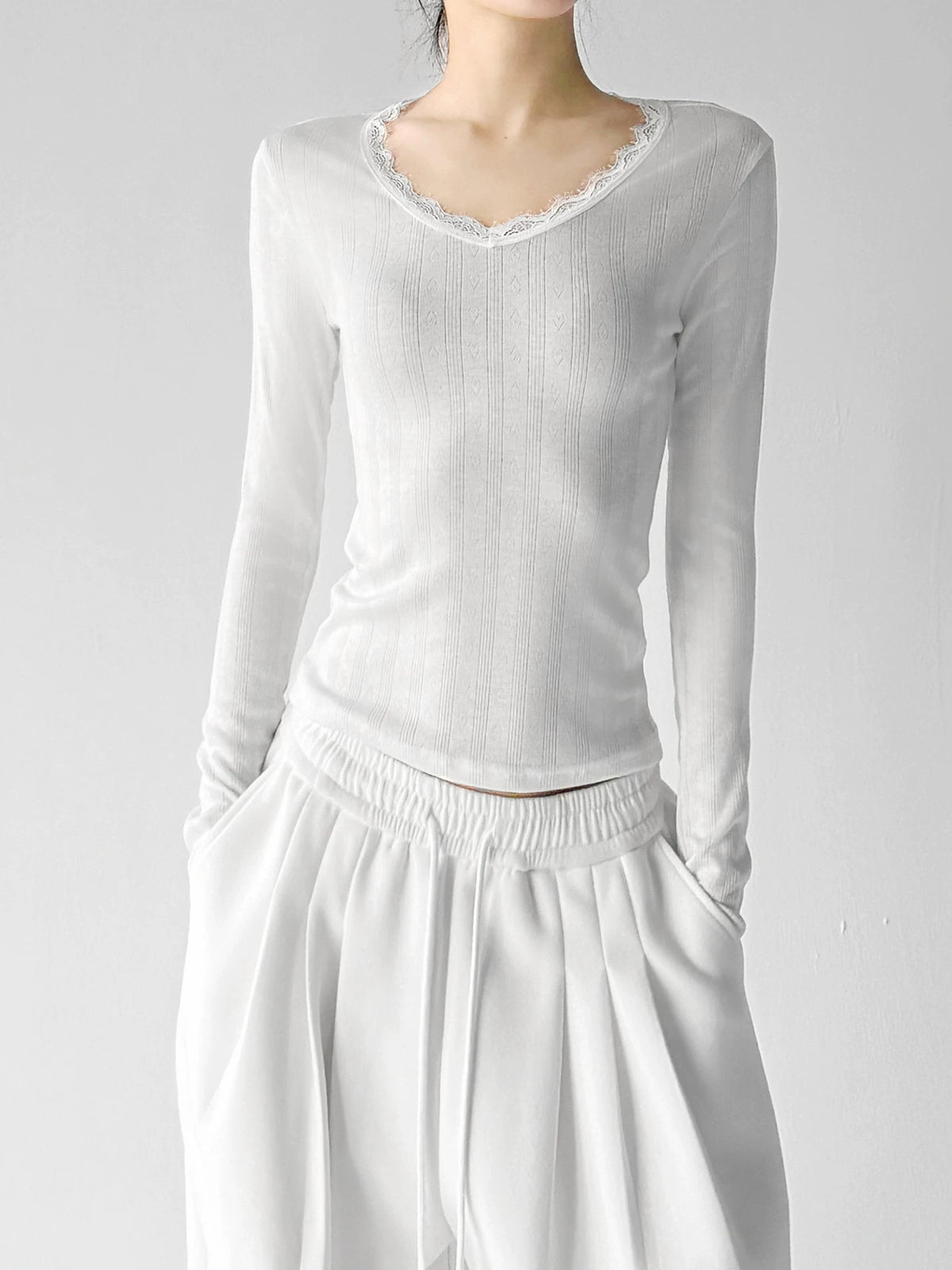 White lace-trim long-sleeve top front - CT66319 메인 이미지