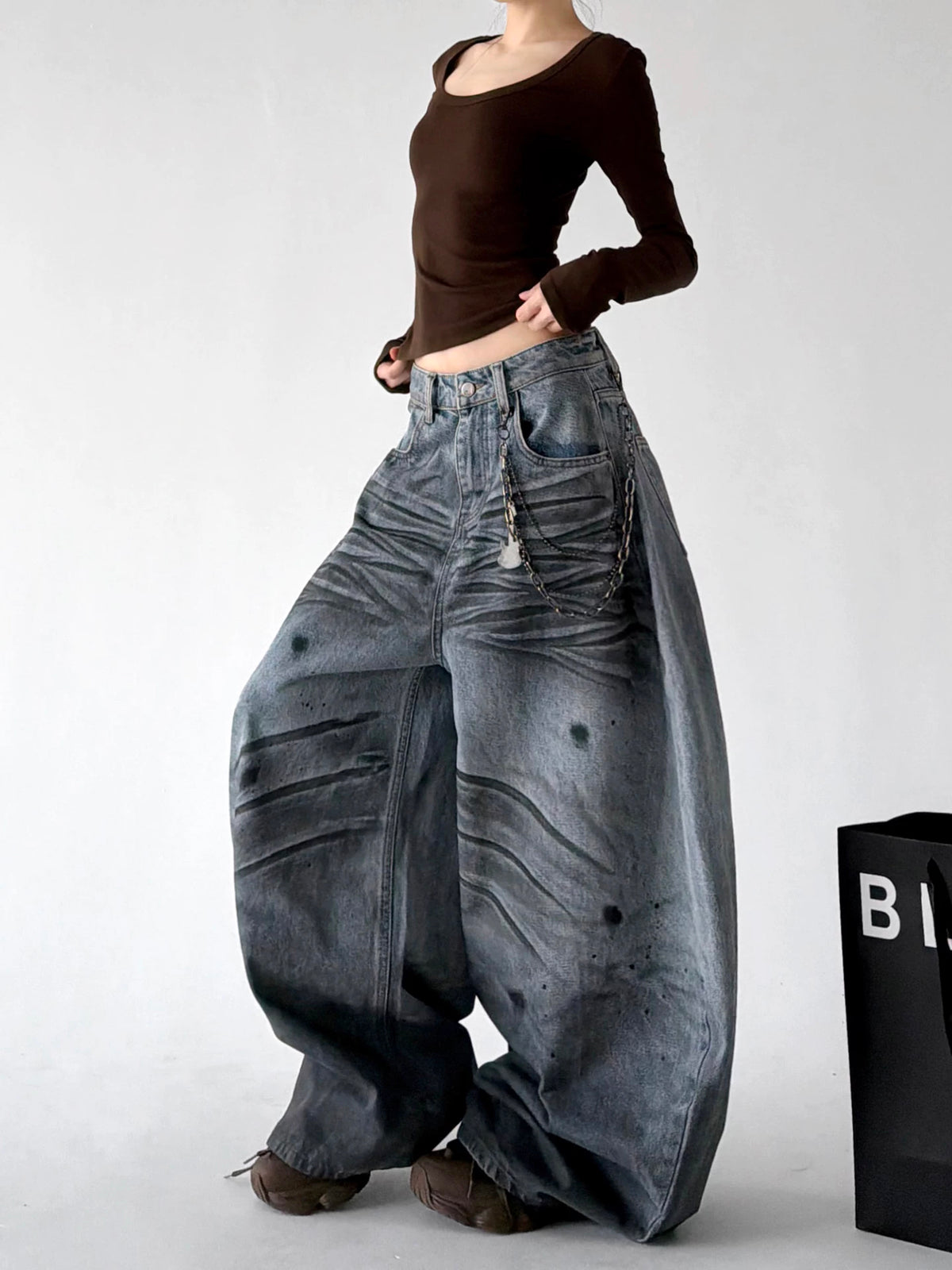 Blue wide-leg jeans front hands - CT7175