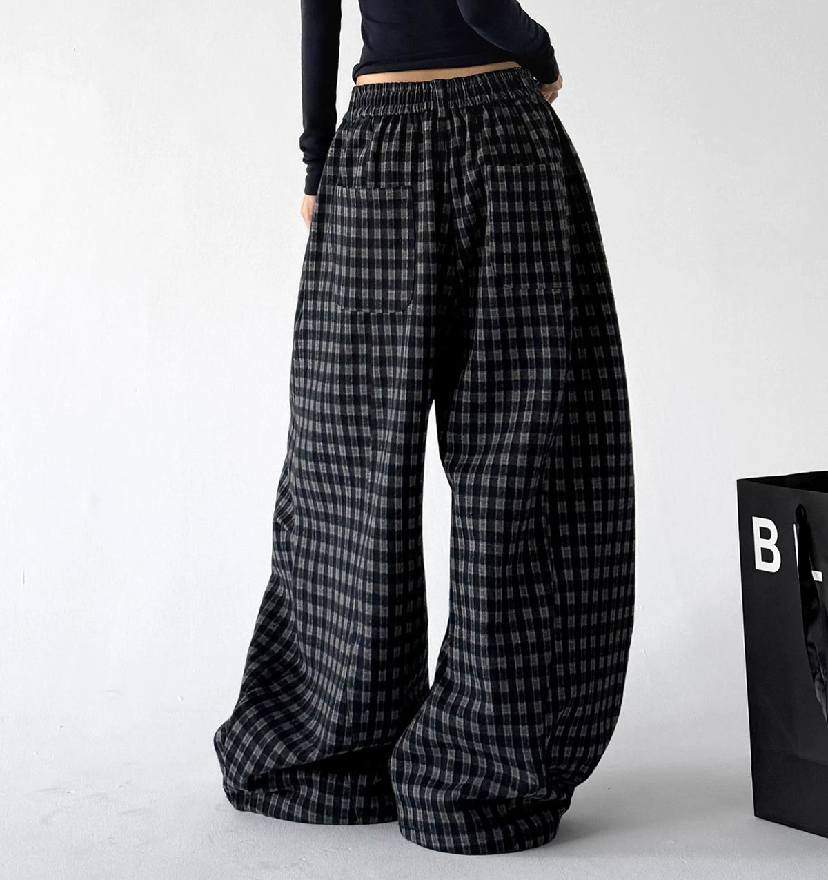 Navy Blue wide leg pants, back view