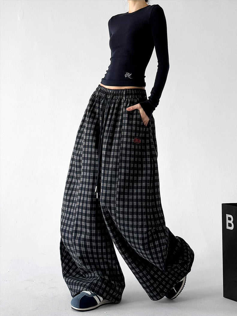 Navy Blue wide leg pants, side view
