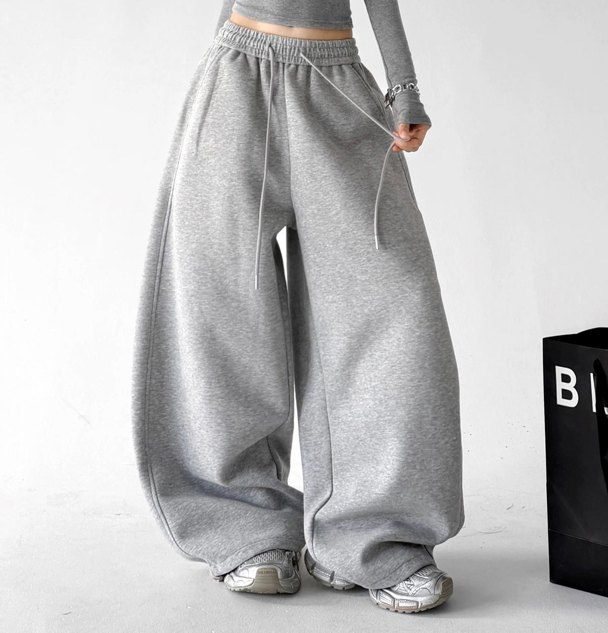 Gray drawstring wide-leg pants front hands - CT873