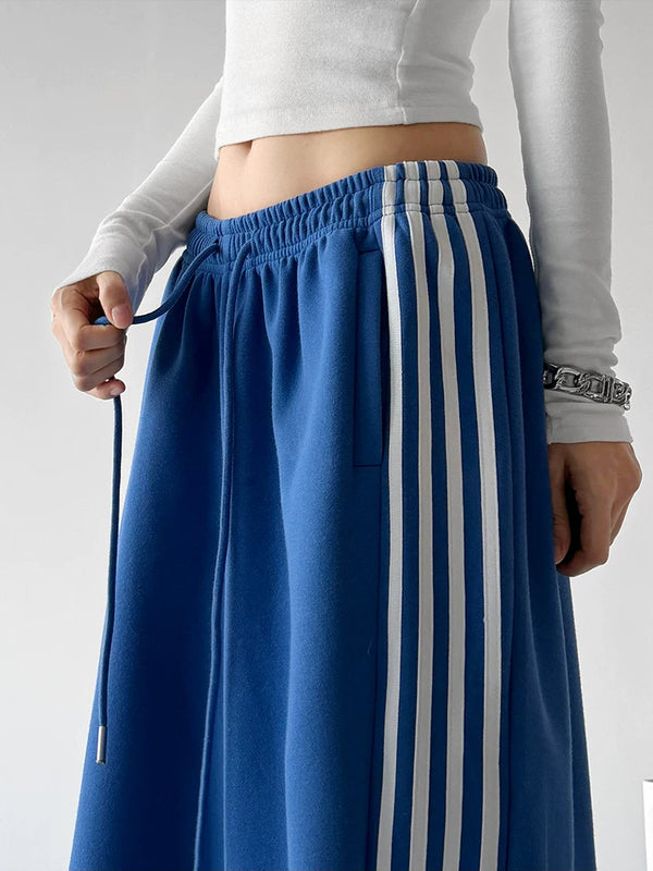 Blue wide leg pants, waist detail view
