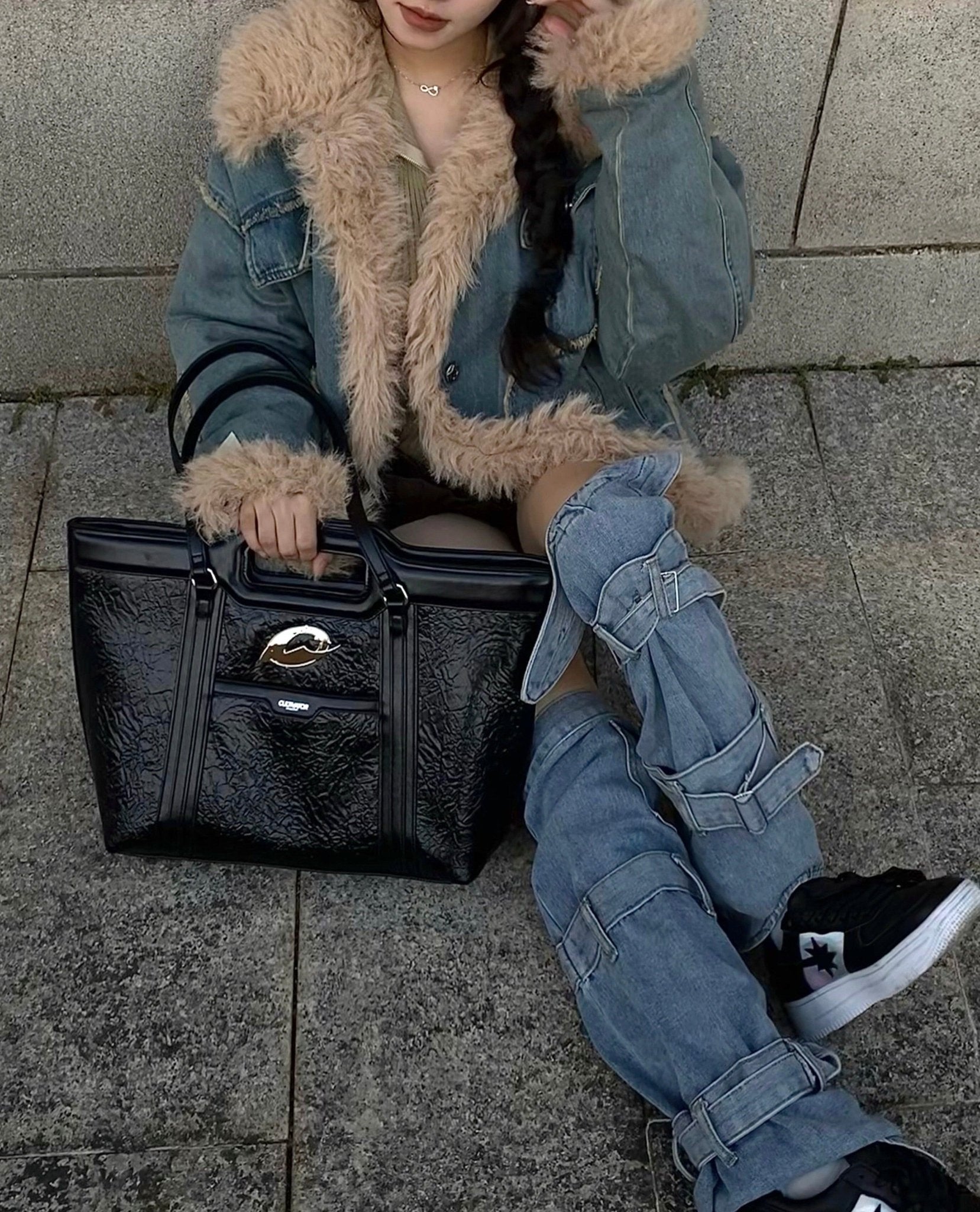 CULTIVATOR Black Pleated Handheld Tote Bag - COPPING THREADS - CULTIVATOR