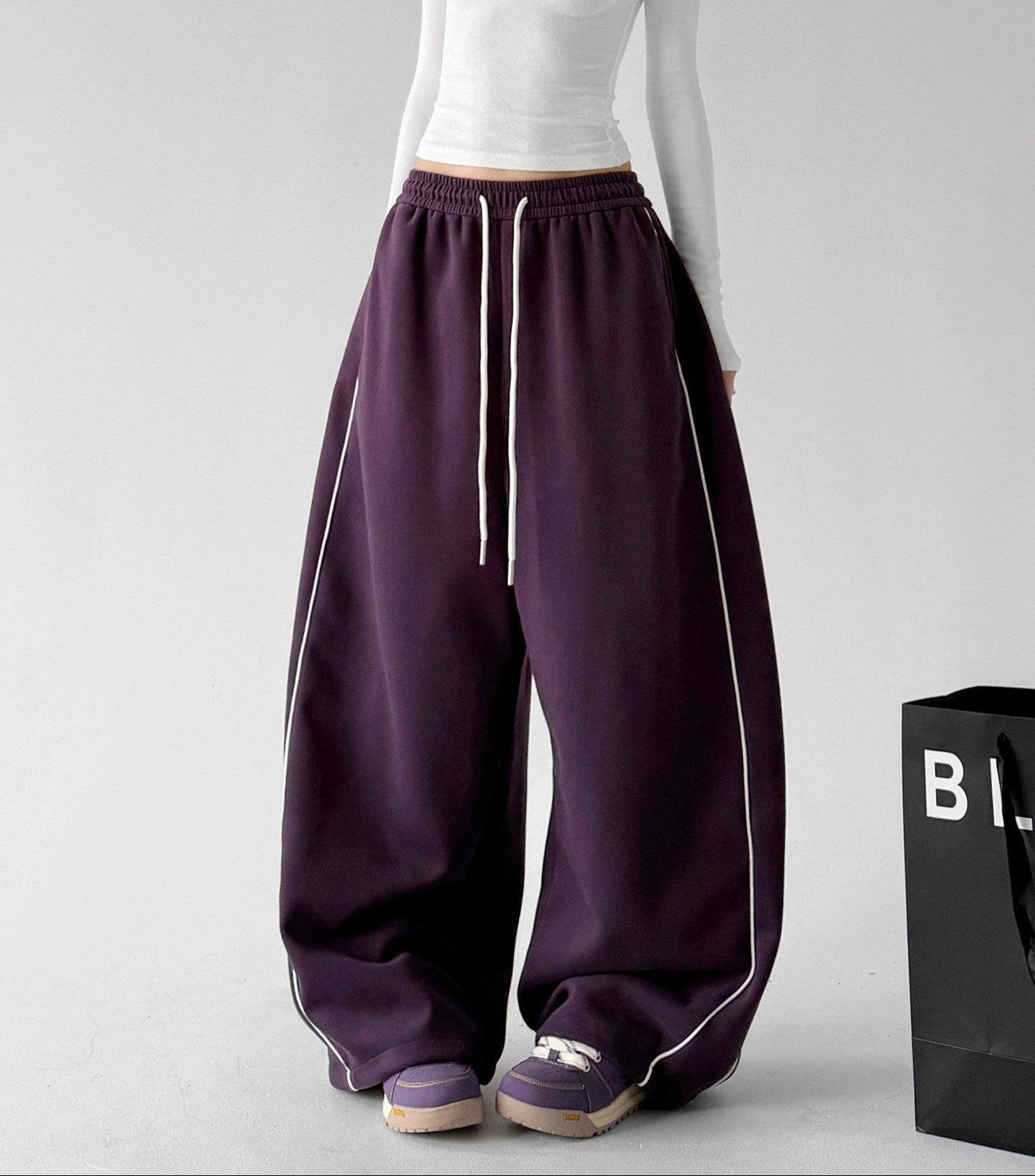 Curved-Seam Balloon Sweatpants - CT66217 - COPPING THREADS - CT ORIGINALS 메인 이미지