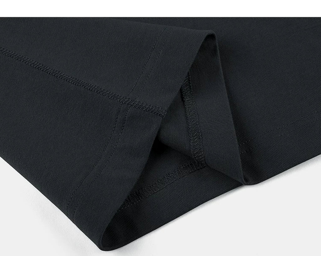 IDLT logo T-shirt, black folded hem.