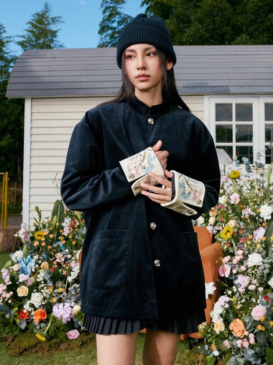 Floral Embroidered Velvet Modern Chinese Tang Jacket - COPPING THREADS - Harsh and Cruel 메인 이미지