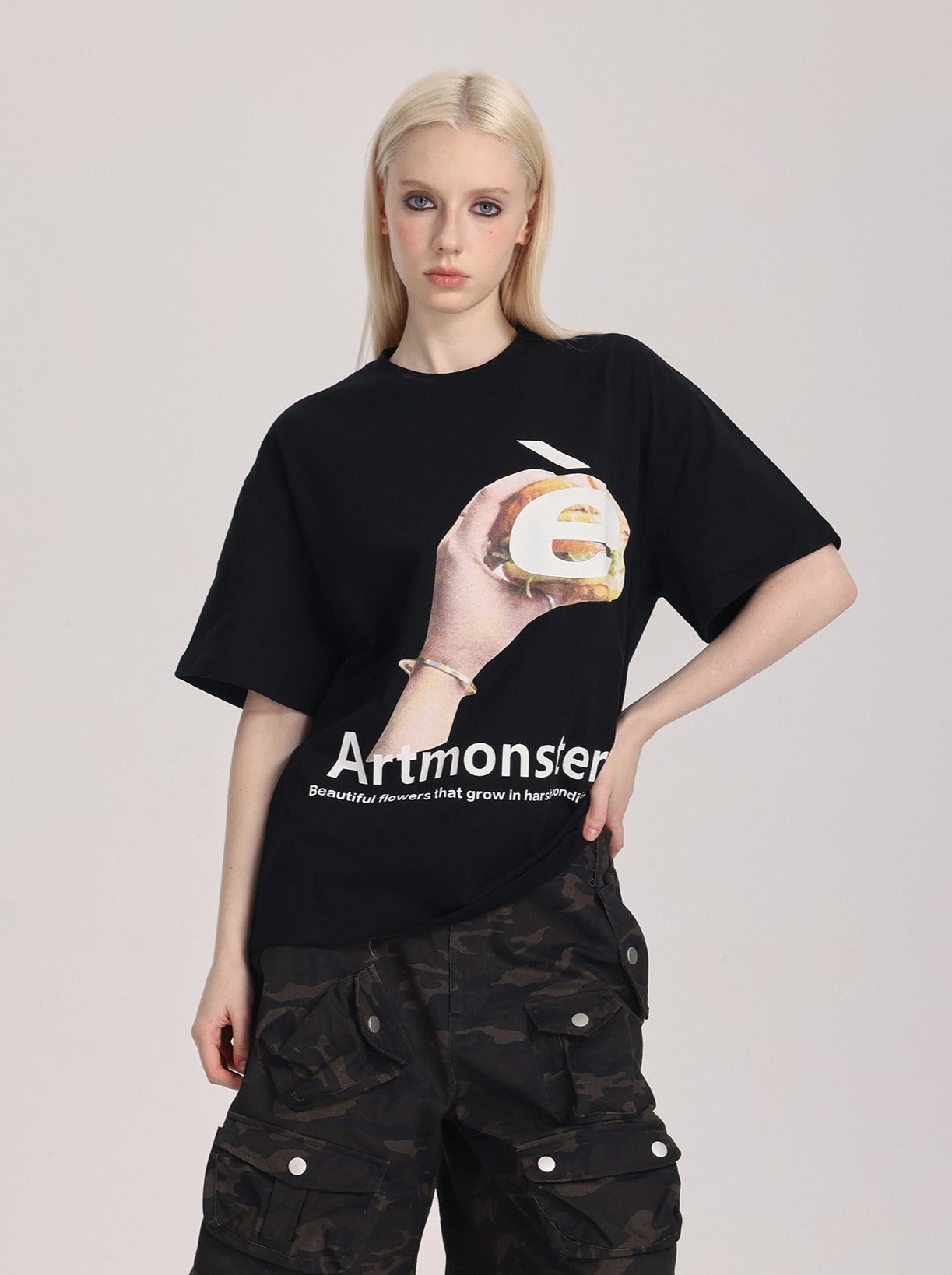 Handheld Burger Print Tee - COPPING THREADS - ARTMONSTER Hauptbild