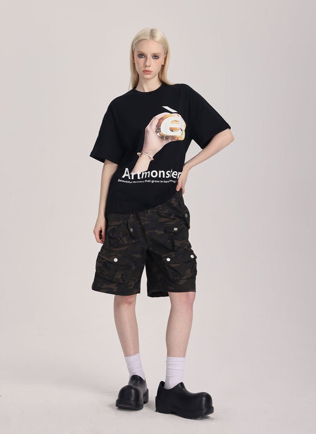 Handheld Burger Print Tee - COPPING THREADS - ARTMONSTER