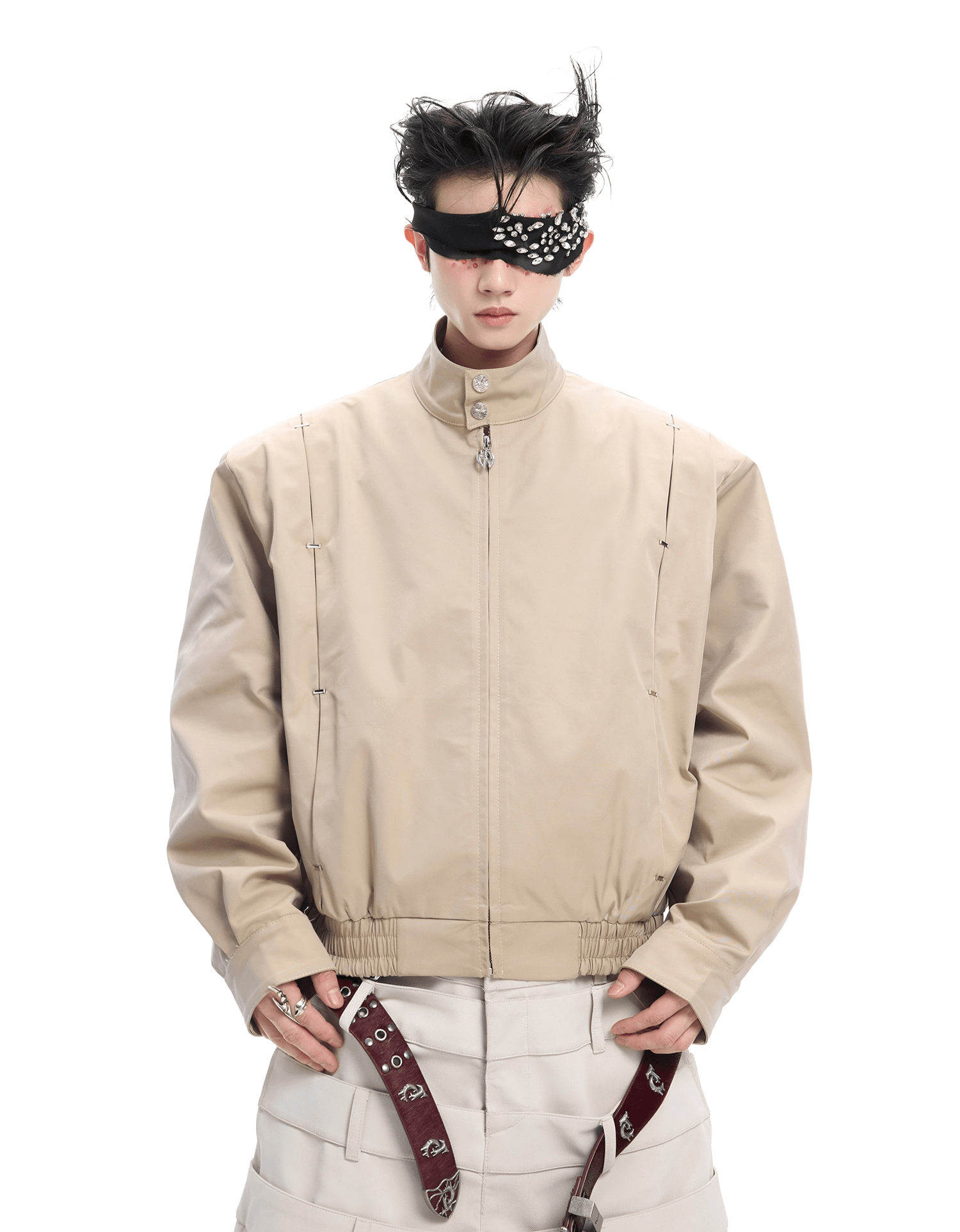 Schwere Harrington-Jacke mit Nieten und Rückenstickerei Zweitbild