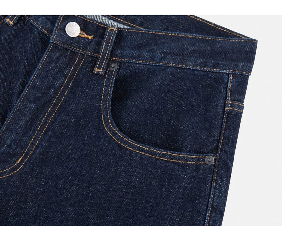 IDLT jeans, dark blue side pocket.