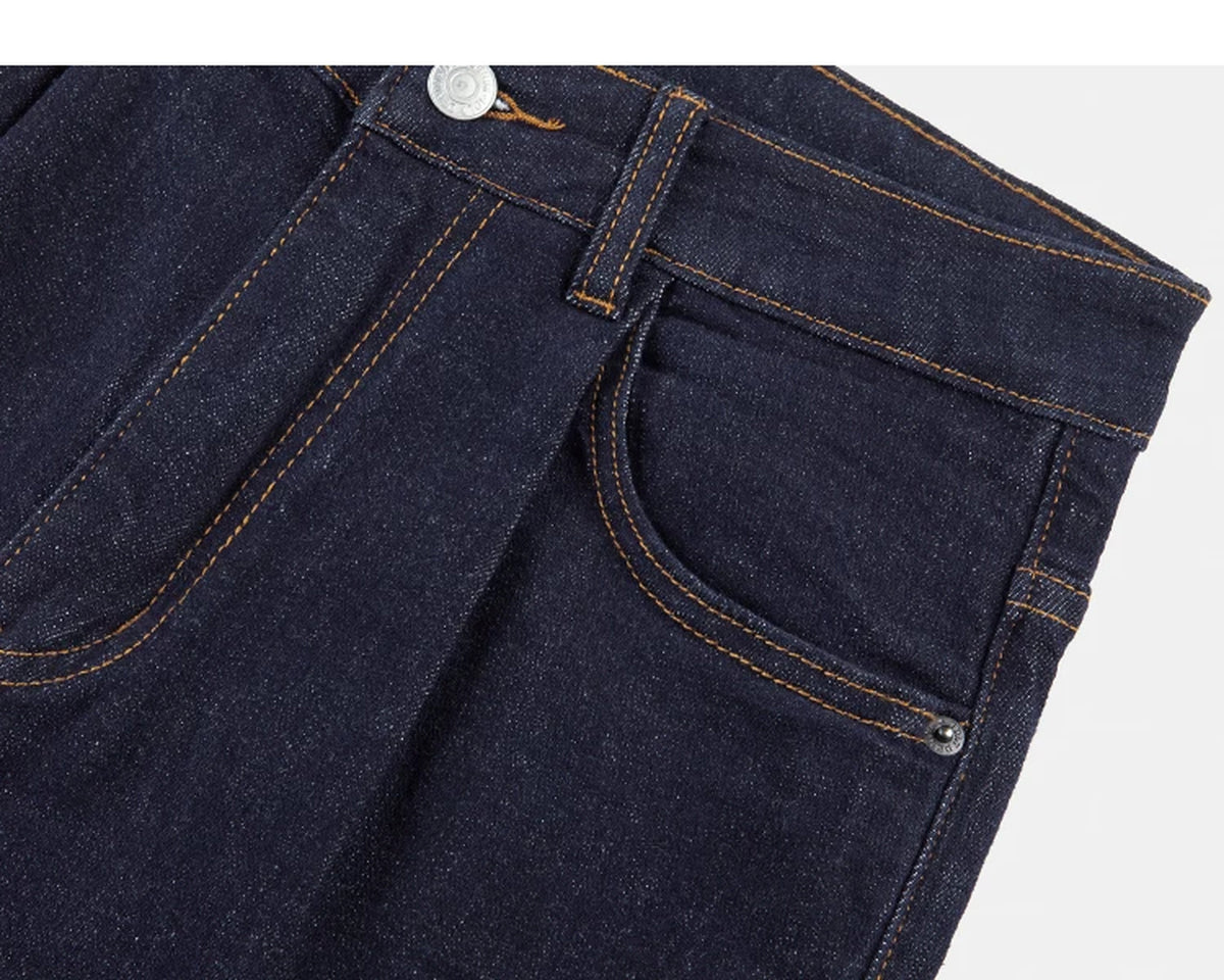 IDLT jeans, dark blue side pocket.