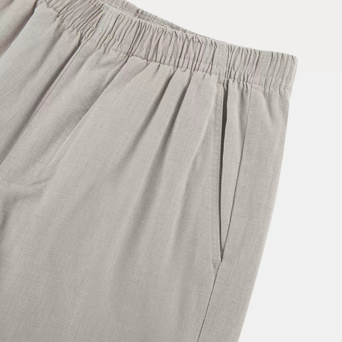 IDLT shorts, beige side pocket.
