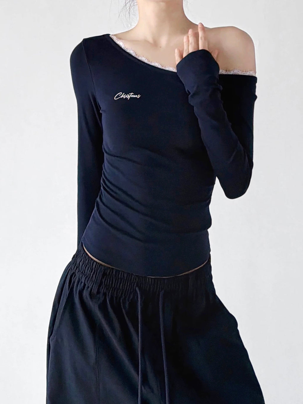Lace-Trim Asymmetric Long-Sleeve T-Shirt - COPPING THREADS - CT ORIGINALS