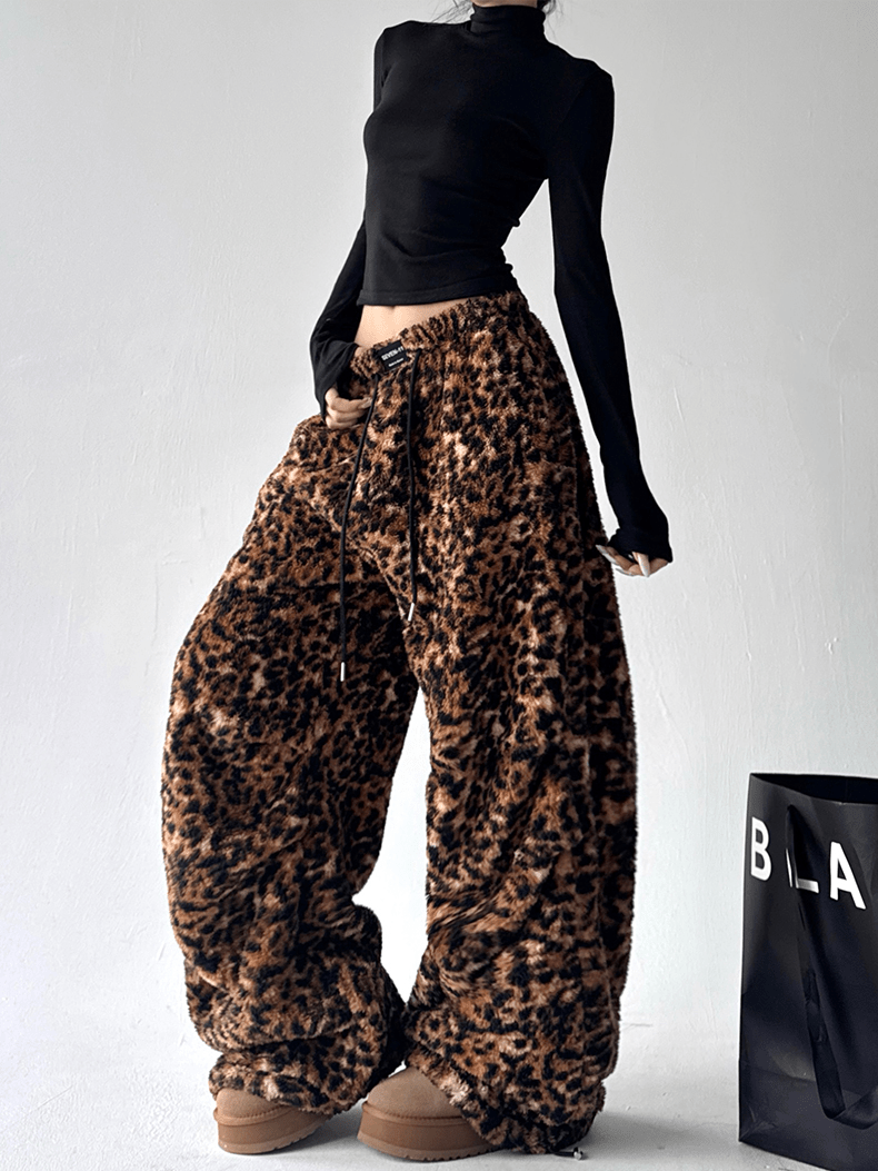 Leopard Print Plush Wide-Leg Pants Secondary image