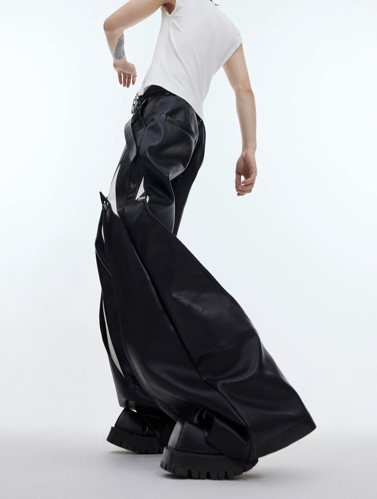 Metal-Button Panelled Wide-Leg Pants - COPPING THREADS - Argue Culture