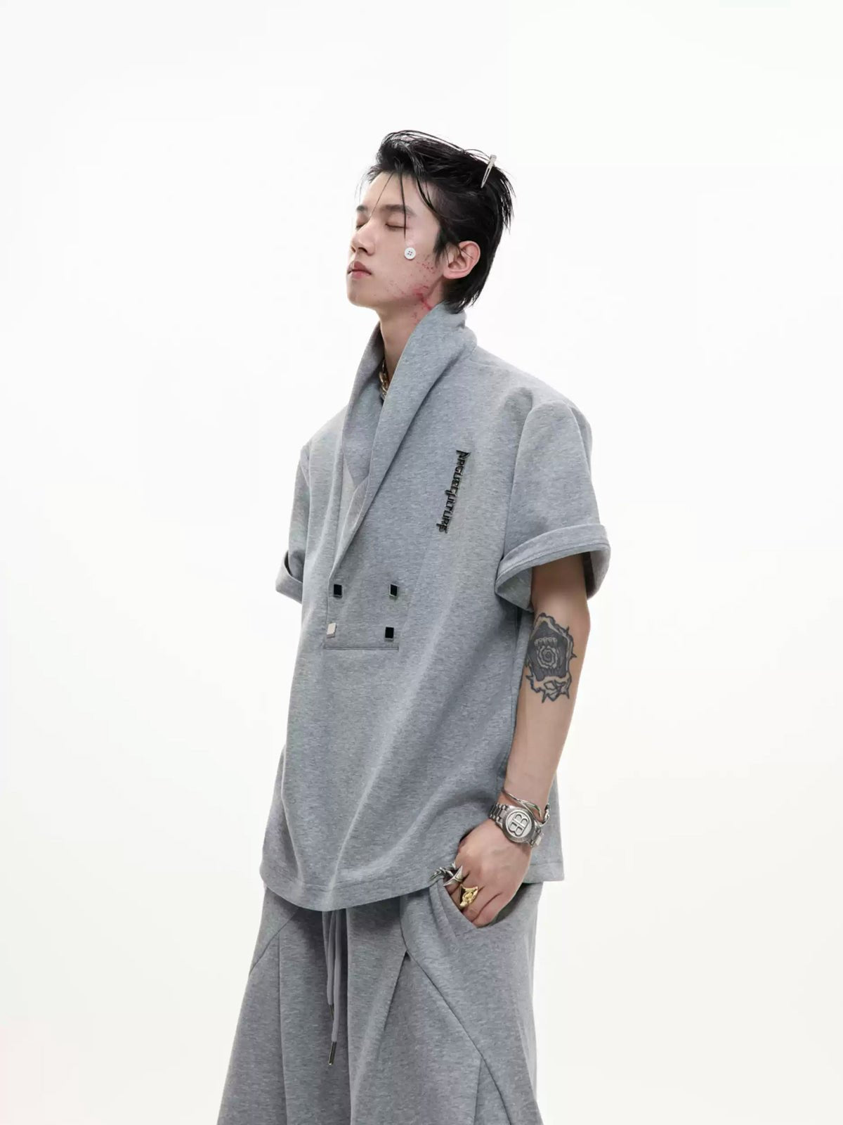 Metal-Detail Padded-Shoulder Top and Pleated Pants Set Secondary image