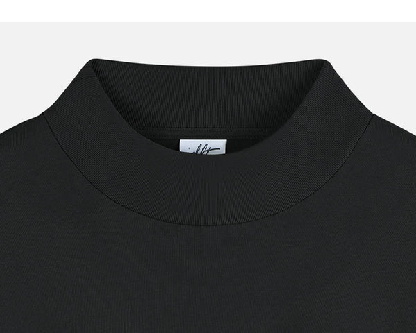 IDLT short sleeve sweatshirt, black collar.
