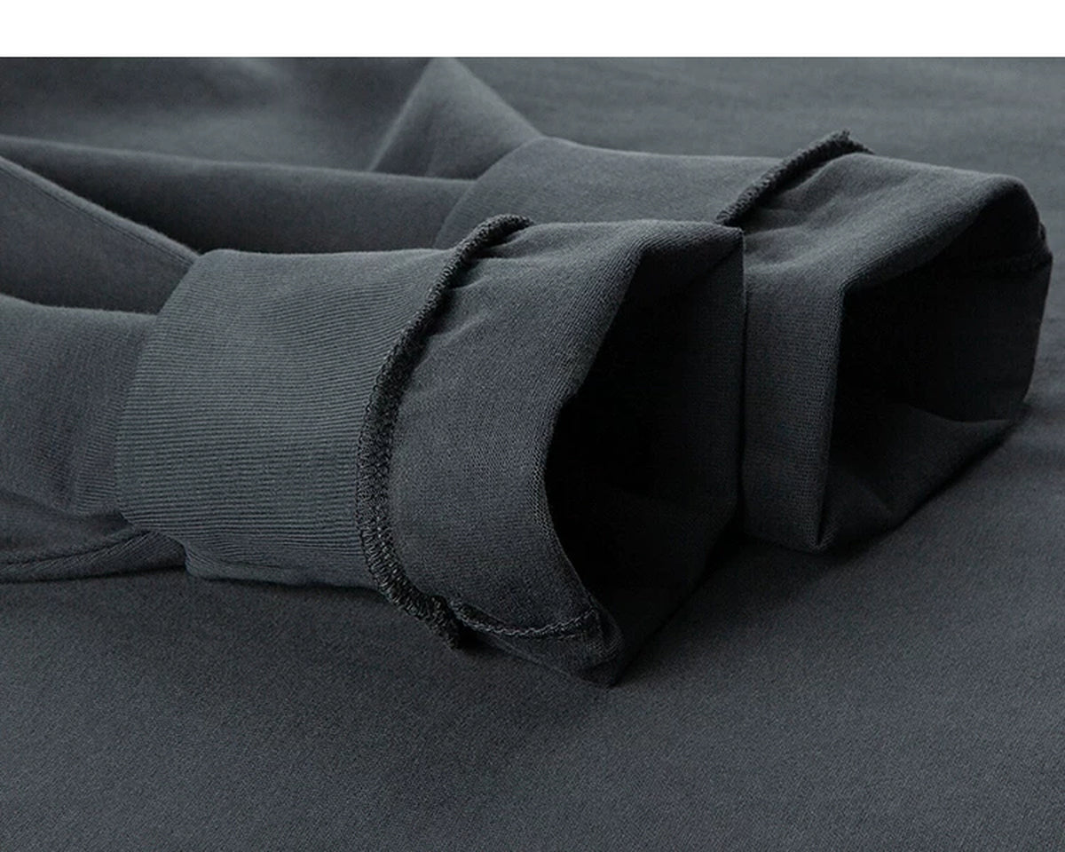 IDLT long sleeve T-shirt, dark gray turned cuffs.