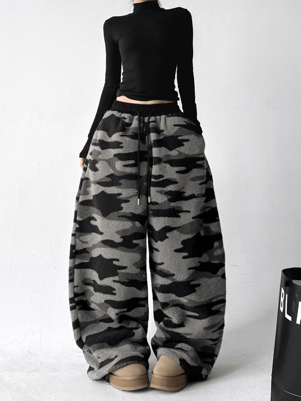 Oversized Camo Fleece Sweatpants - COPPING THREADS - CT Select