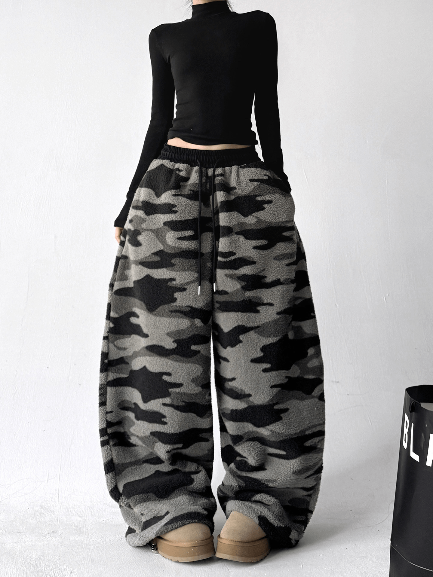 Oversized Camo Fleece Sweatpants - COPPING THREADS - CT Select