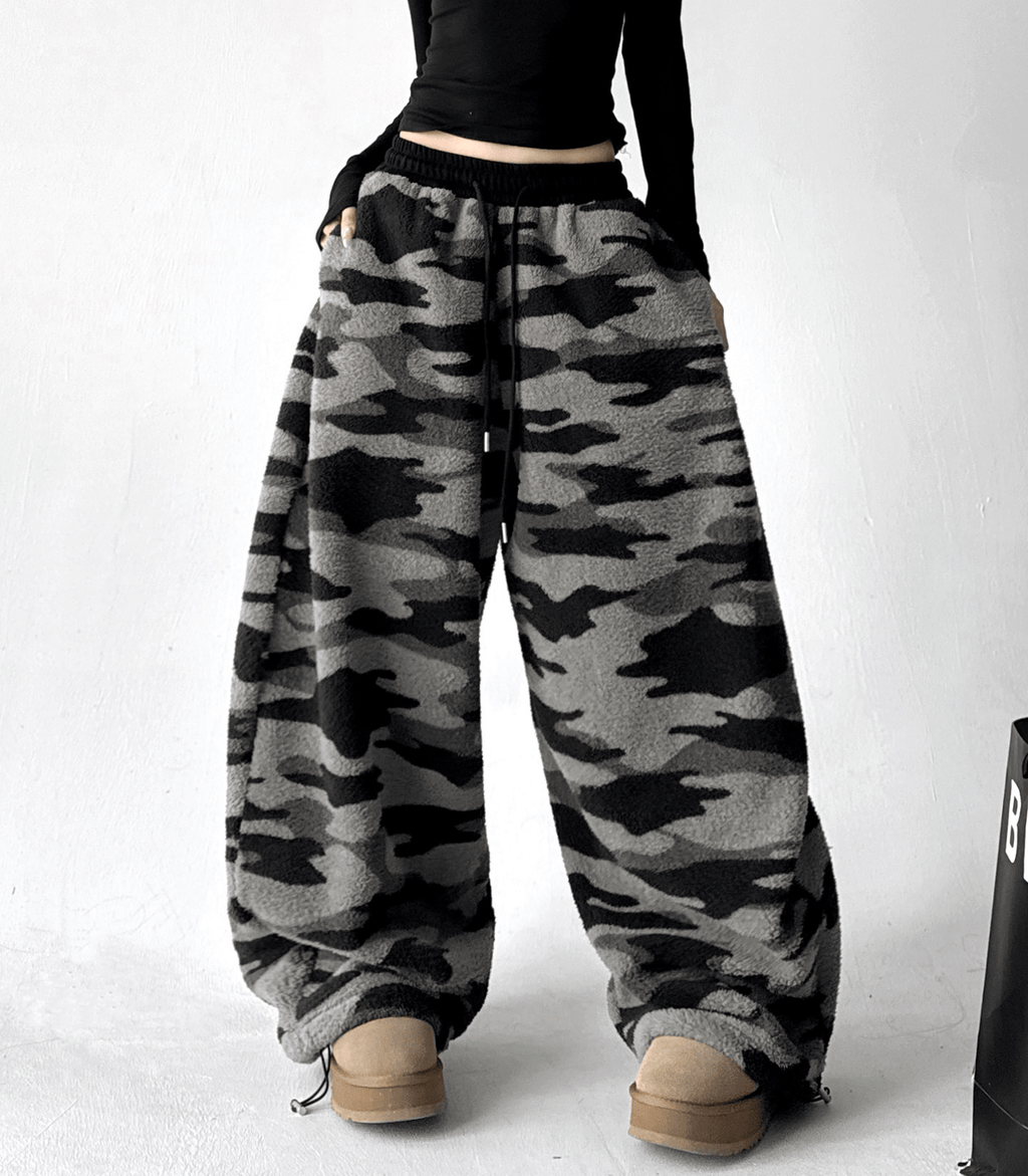 Oversized Camo Fleece Sweatpants - COPPING THREADS - CT Select