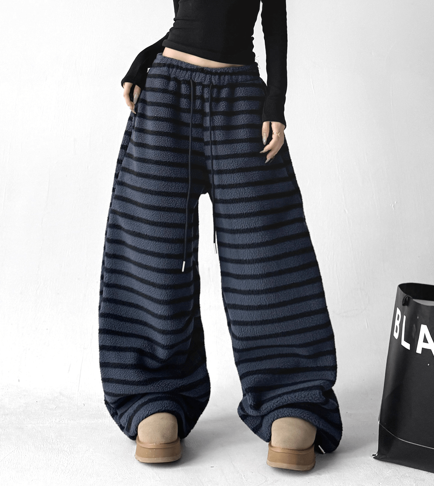 Oversized Striped Fleece Wide - Leg Pants - COPPING THREADS - CT Select 메인 이미지