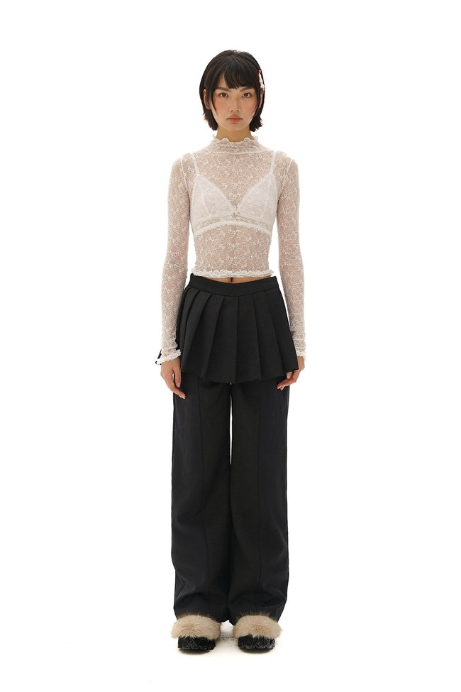 Figurbetontes Langarm-Top mit Rüschen und Stehkragen aus Stretch-Spitze Main Image