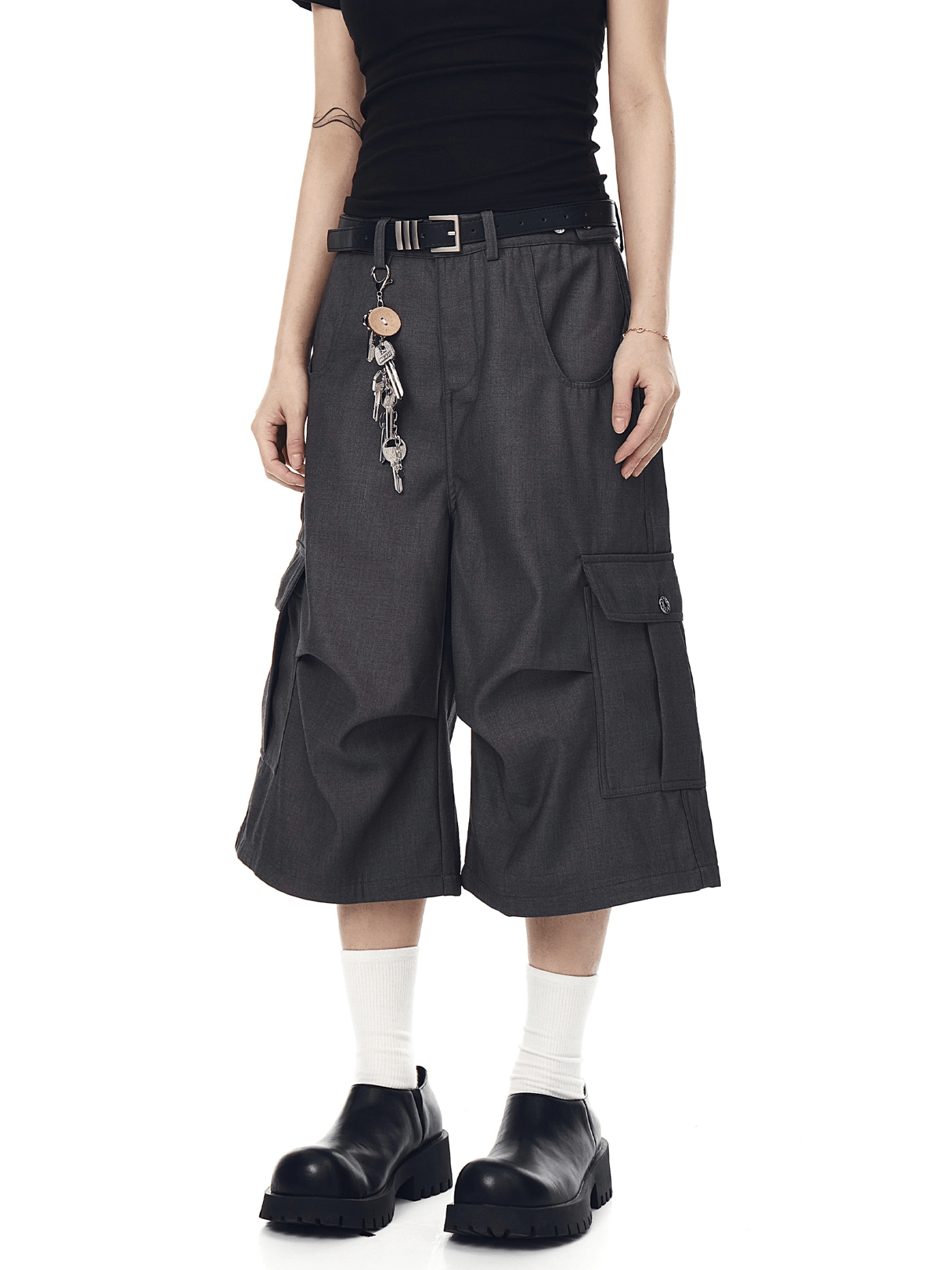 Structured Wide-Leg Cropped Utility Pants Secondary image