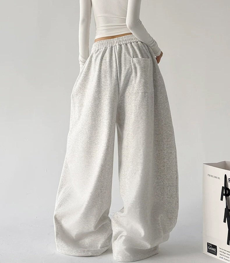 Three-Gray Rounded Wide-Leg Sweatpants Secondary image