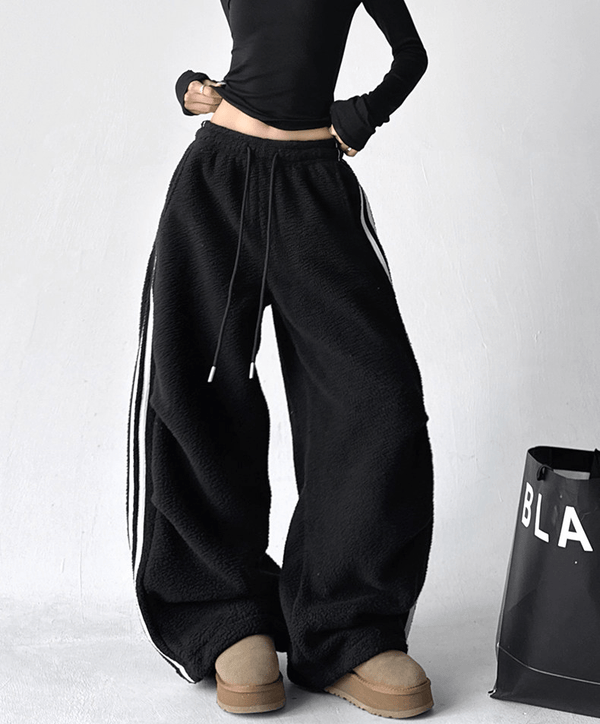 Three - Stripe Sherpa Fleece Sweatpants - COPPING THREADS - CT Select