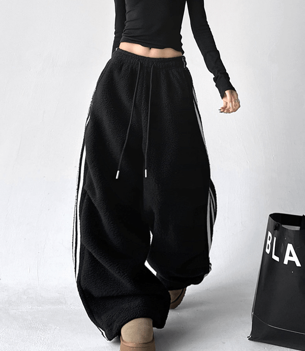 Three - Stripe Sherpa Fleece Sweatpants - COPPING THREADS - CT Select