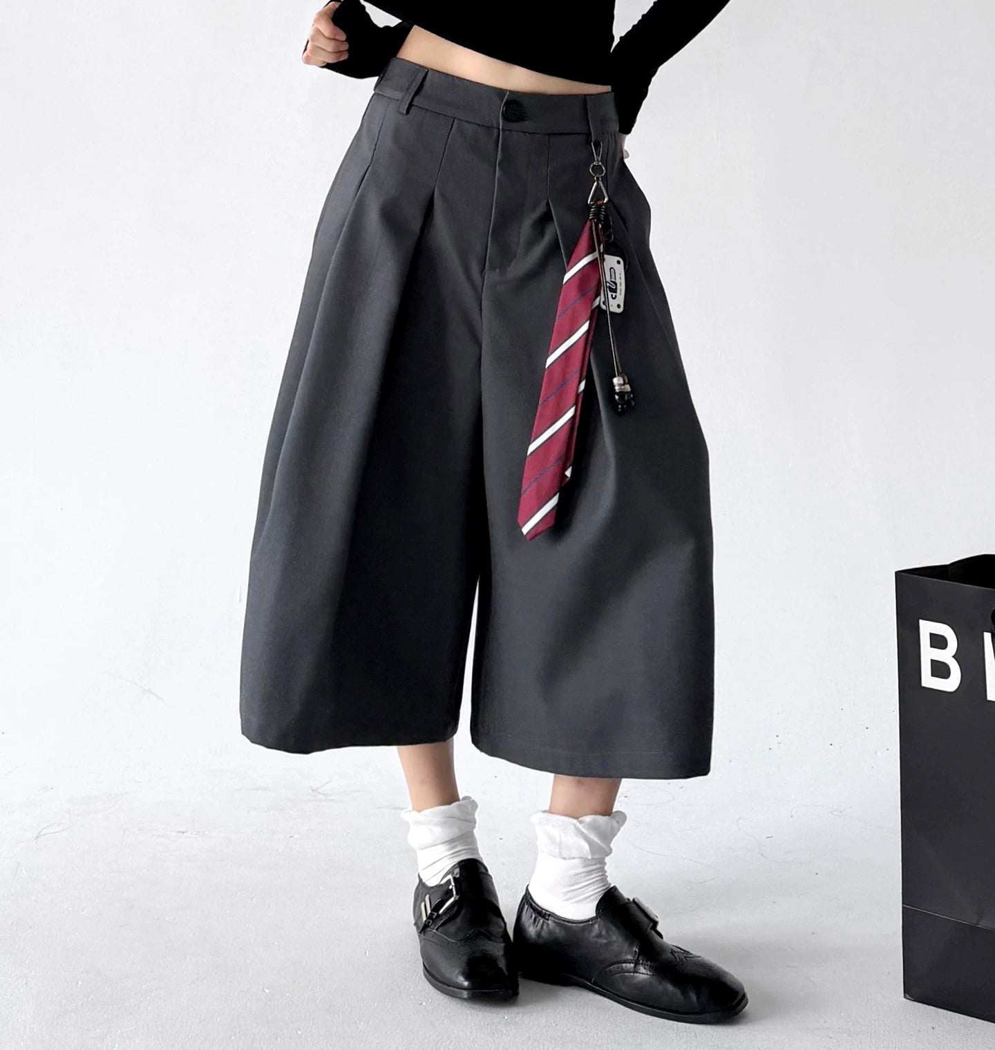 Tie-Accessory Cropped Wide-Leg Pants Secondary image