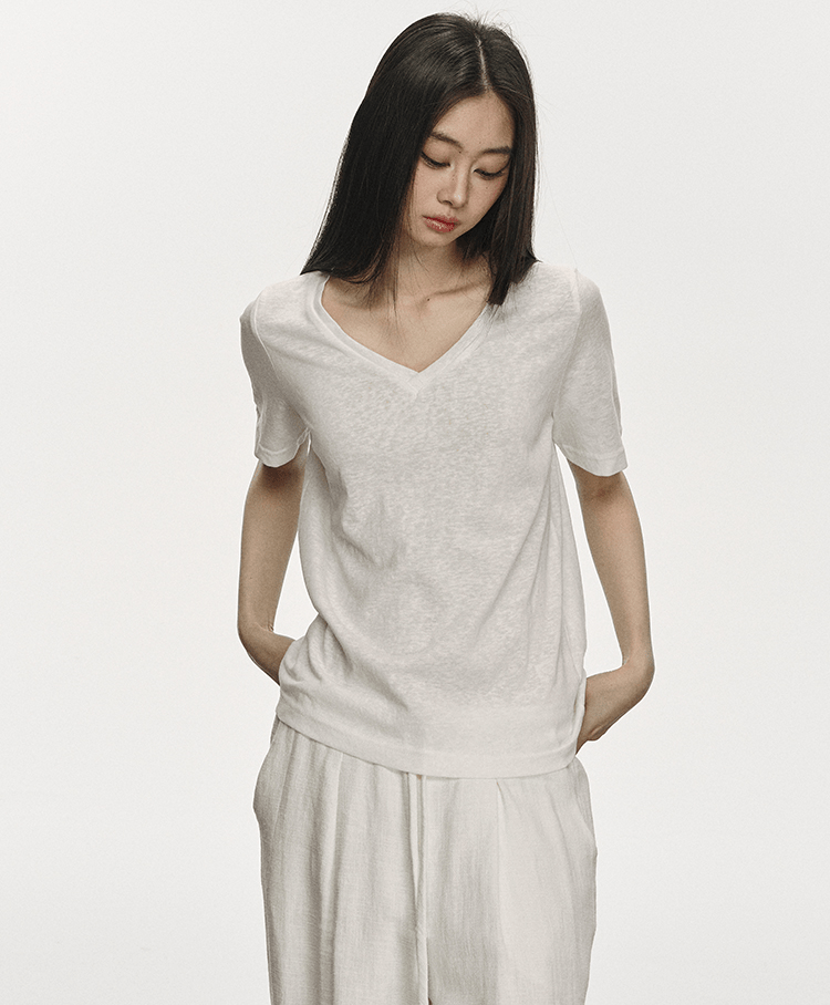 V - Neck Basic Tee - COPPING THREADS - Anna Aneae