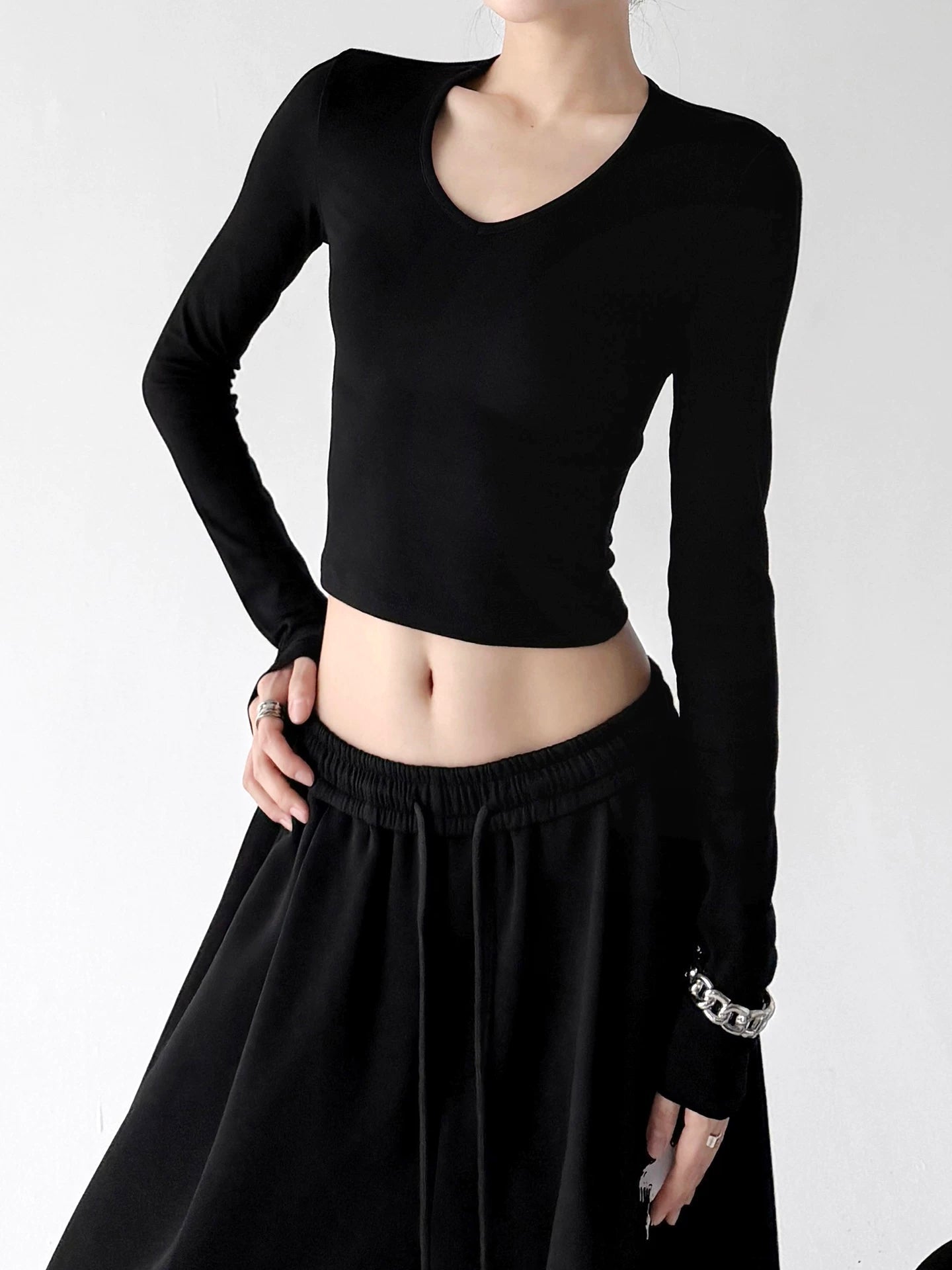 V-Neck Cropped Long-Sleeve Top Secondary image