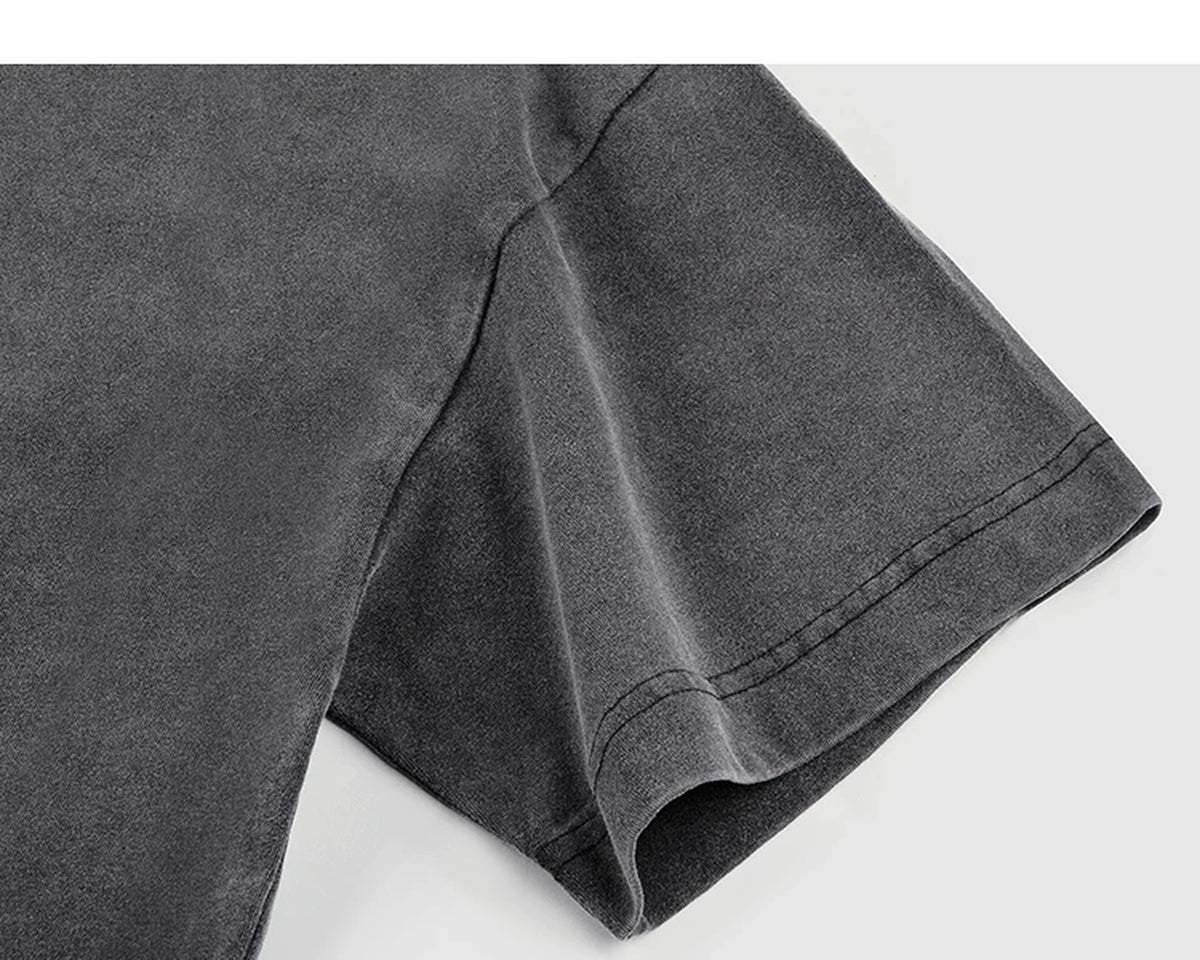 IDLT washed T-shirt, gray sleeve.