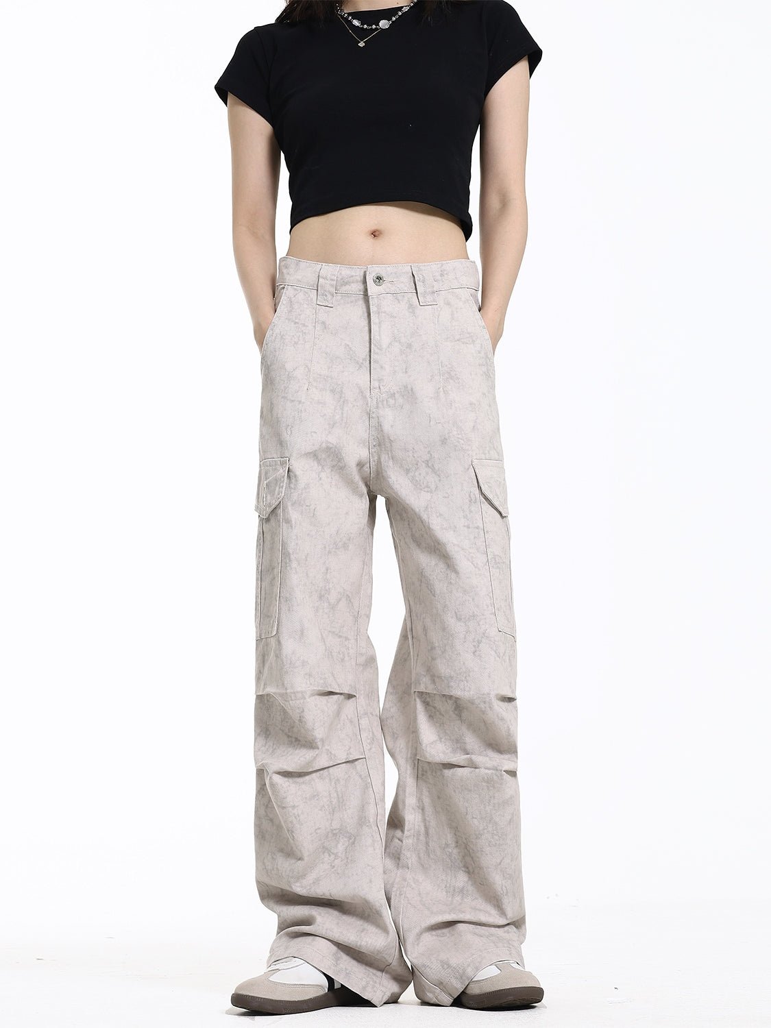 Vintage-Cargohose mit mehreren Taschen und Falten im Marmor-Look Zweitbild