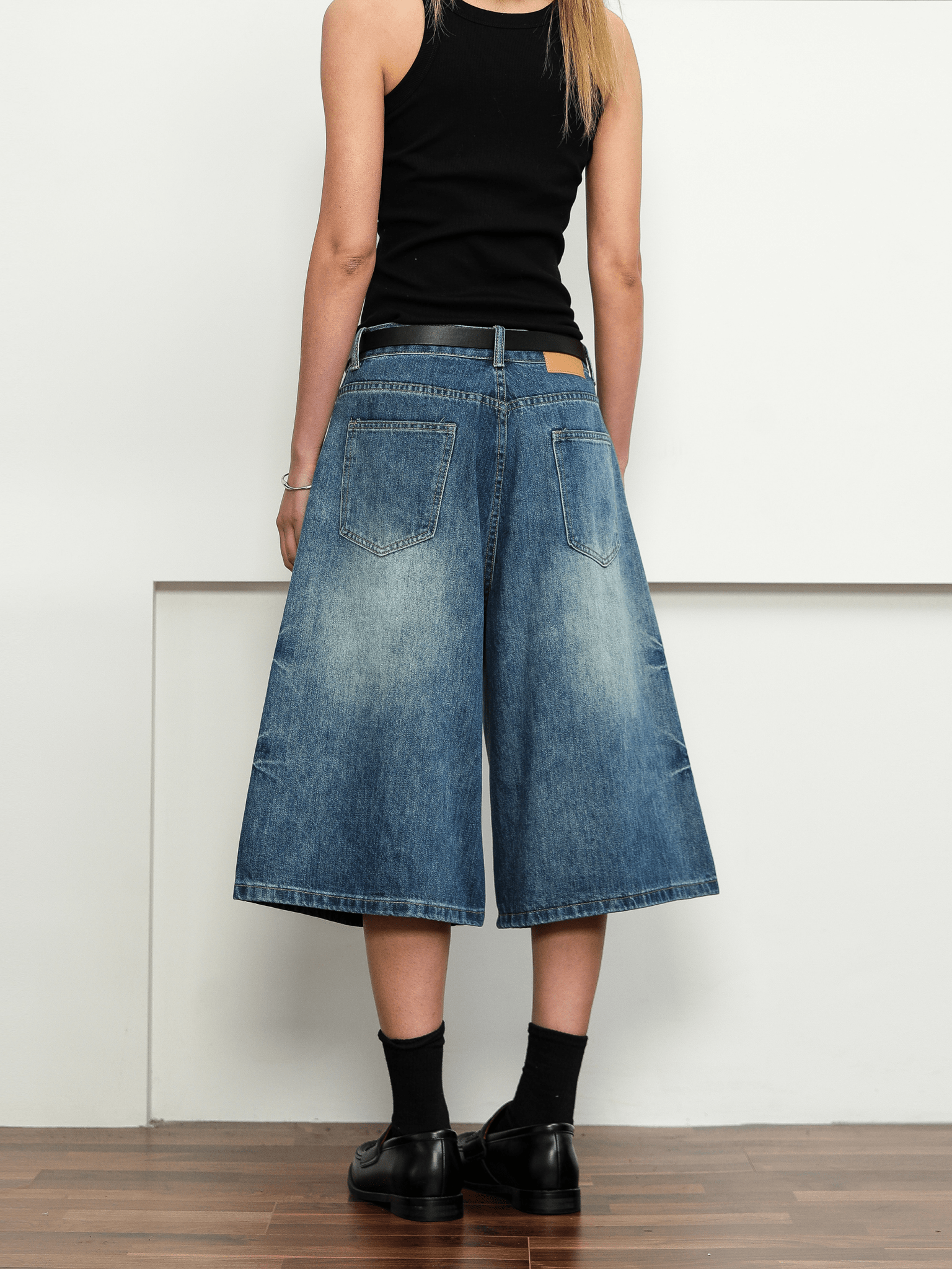 Washed Whisker Denim Wide-Leg Shorts Secondary image