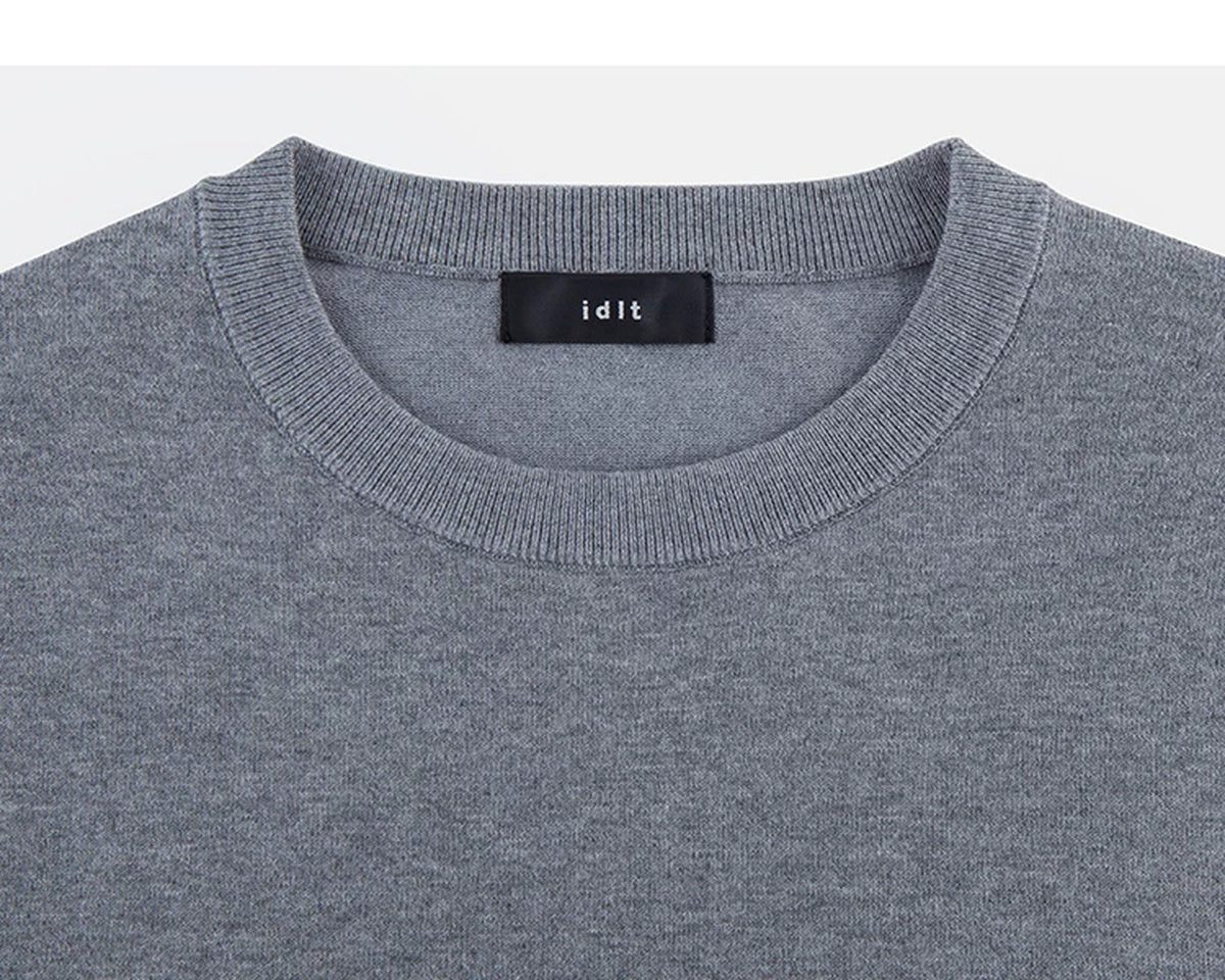IDLT short sleeve knit top, gray crewneck.
