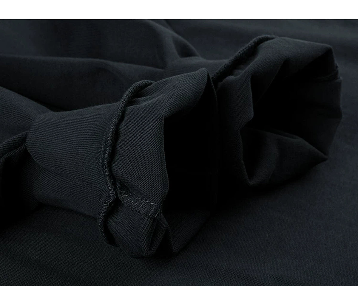 IDLT long sleeve T-shirt, black turned cuffs.