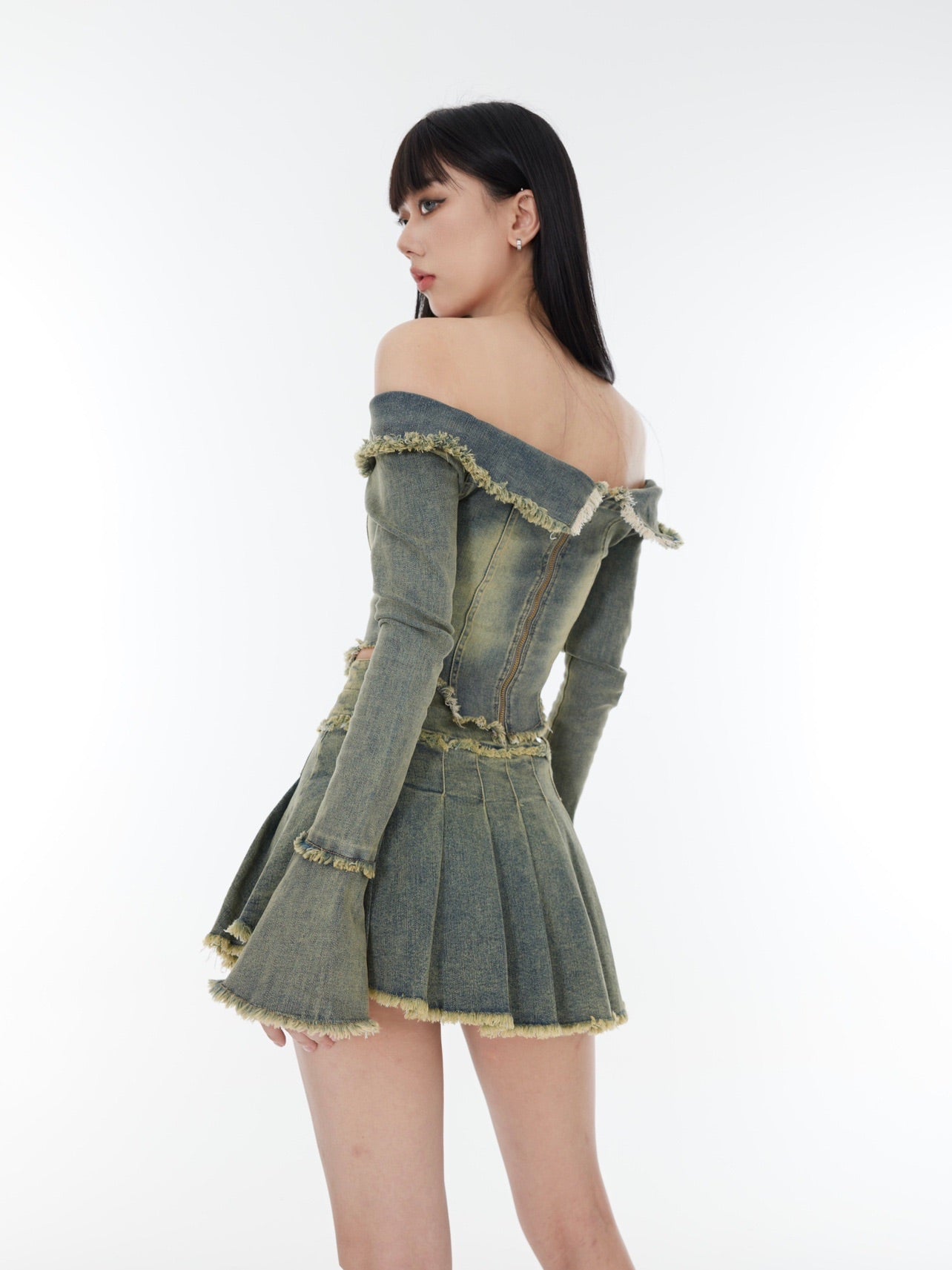 Denim Off-Shoulder Tops Pleated Skirt Secondary image